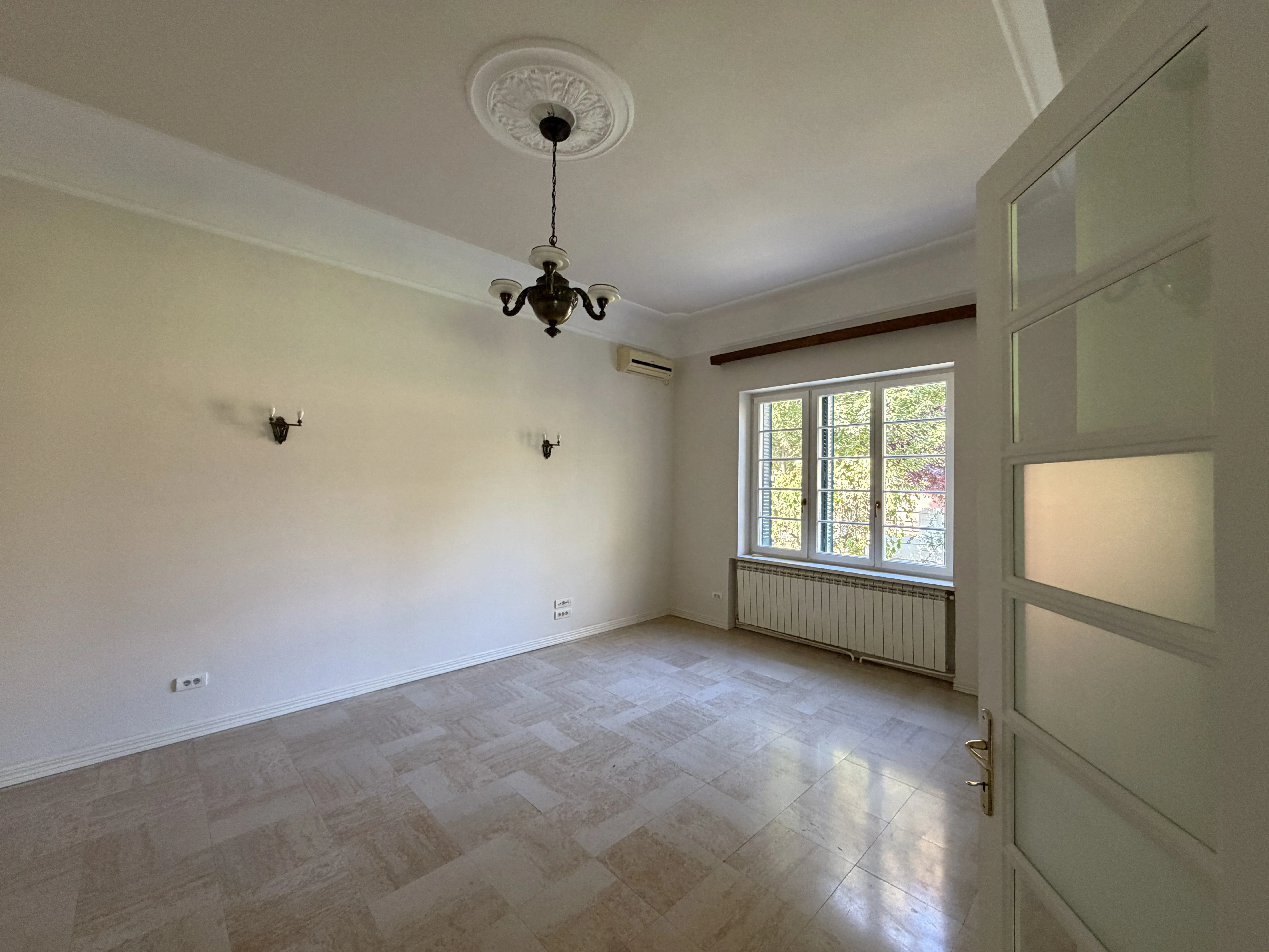 Vila u Užičkoj, Dedinje — slika 9